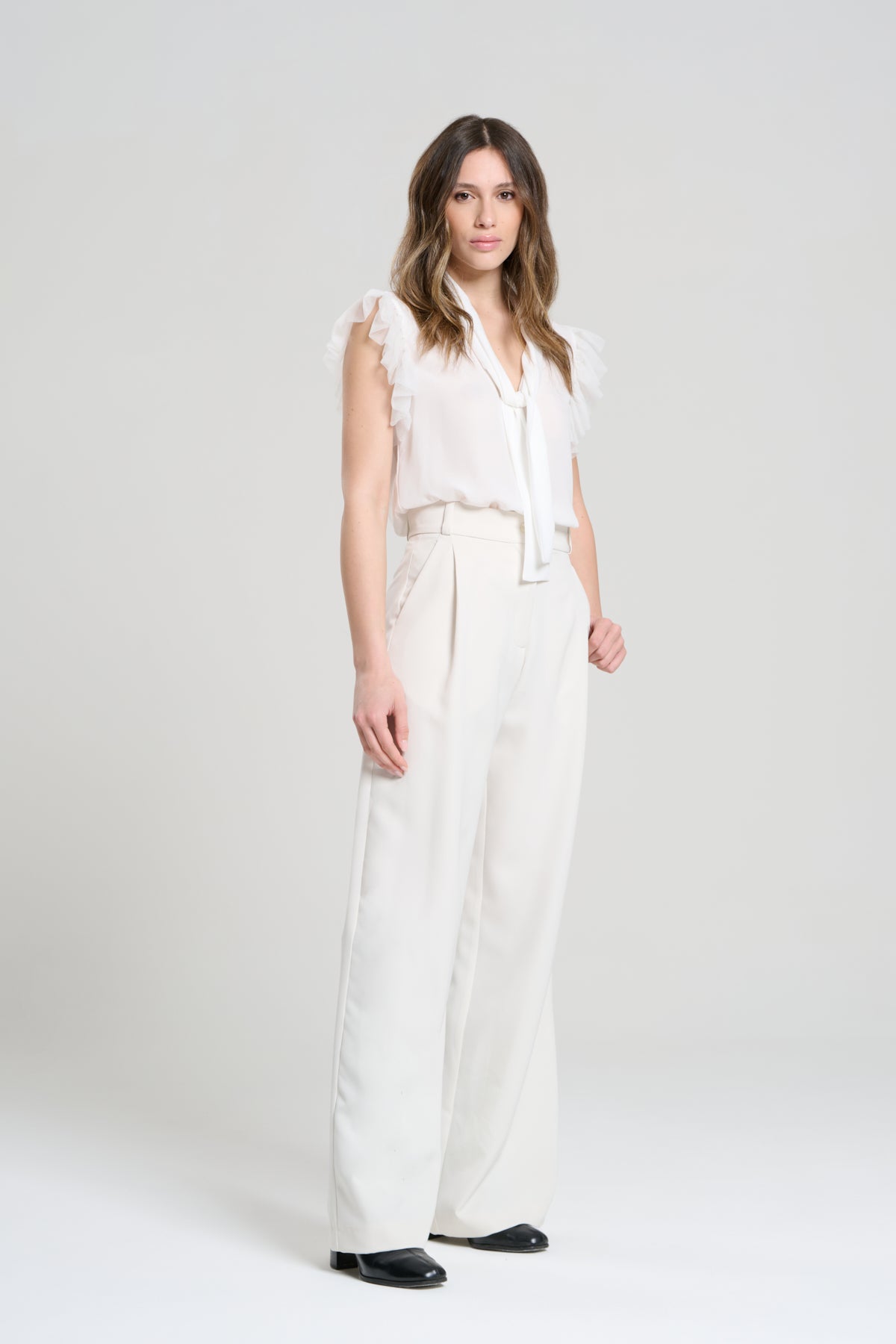 CAMICIA BIANCA CON VOLANT, CANNES