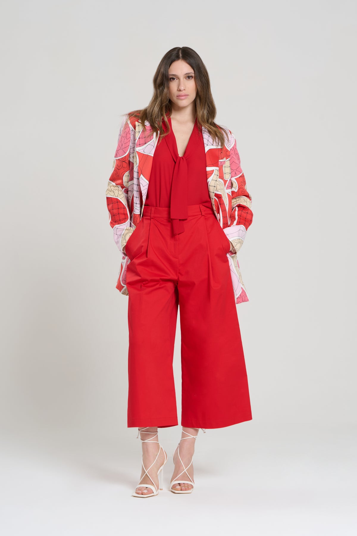 RED TROUSERS, PARIGI