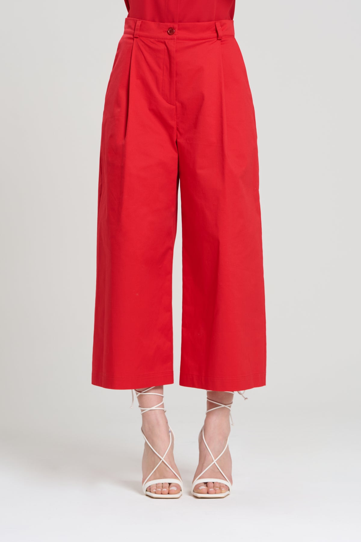 RED TROUSERS, PARIGI