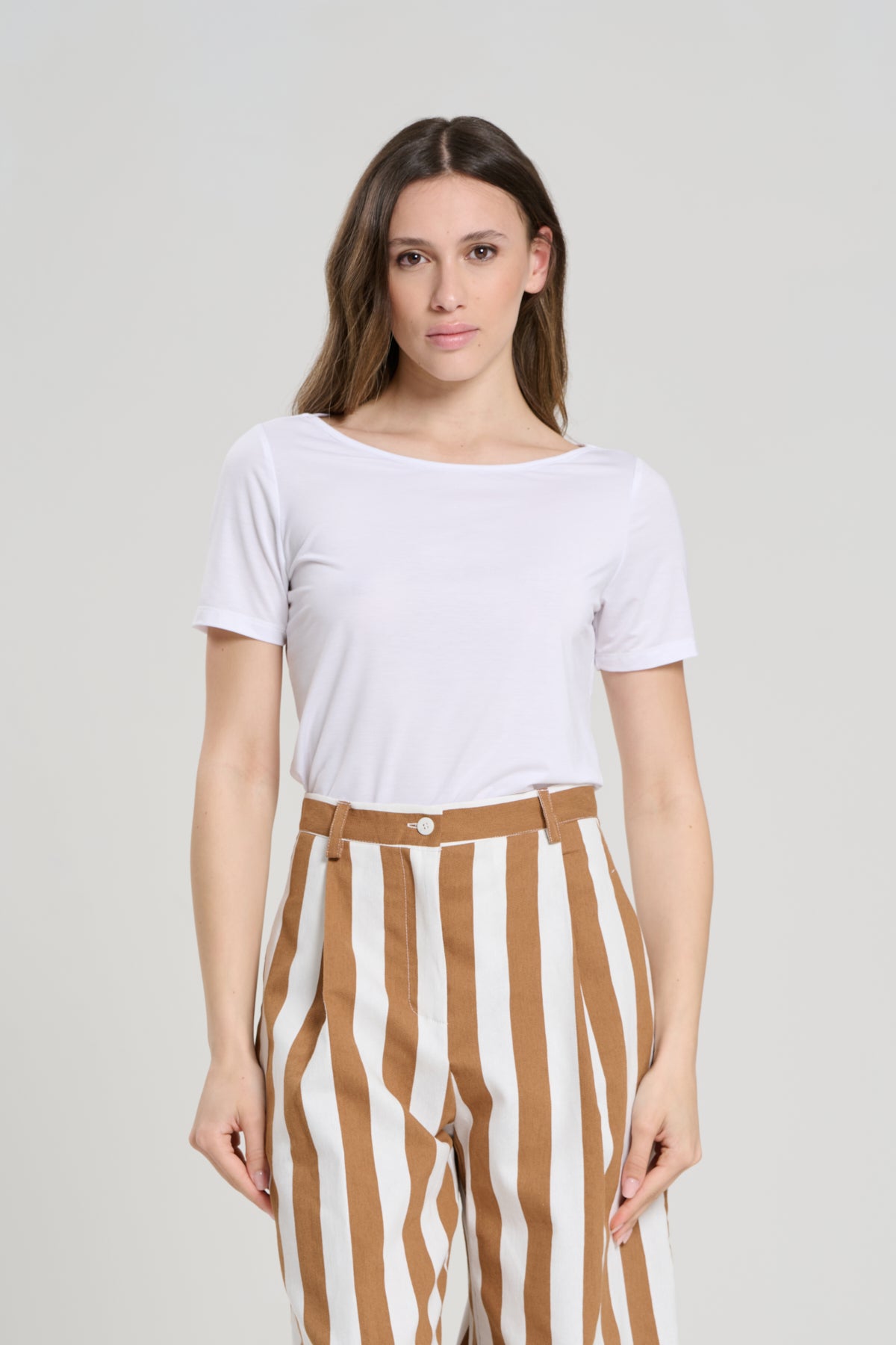 COMPLETO CON GILET A RIGHE CARAMELLO, TIRANA