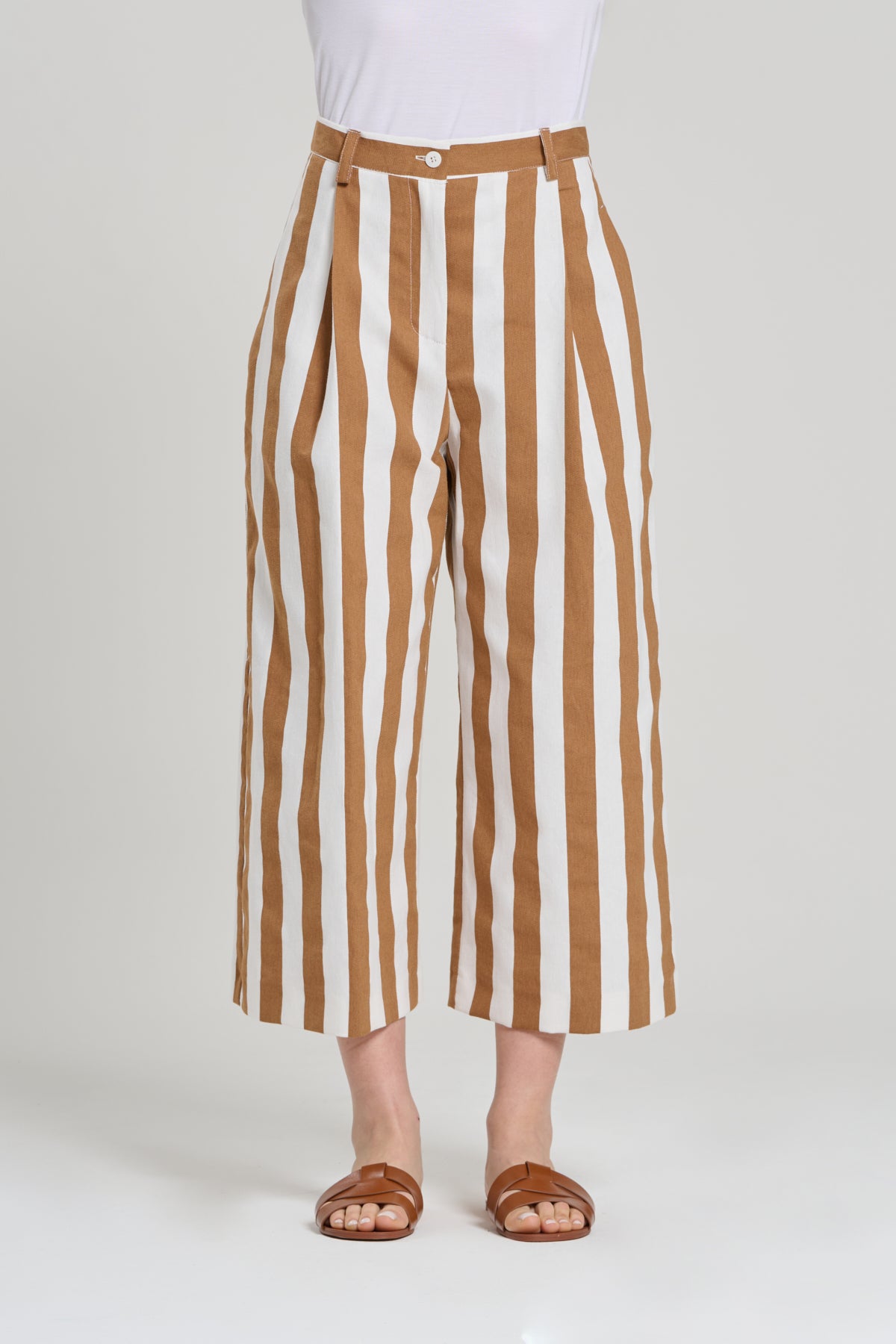 COMPLETO CON GILET A RIGHE CARAMELLO, TIRANA