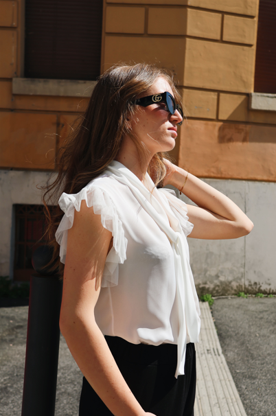 CAMICIA BIANCA CON VOLANT, CANNES 