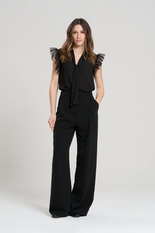CAMICIA NERA CON VOLANT, CANNES 